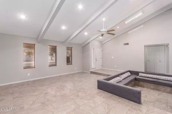 10021 N 74TH Place, Scottsdale, AZ 85258