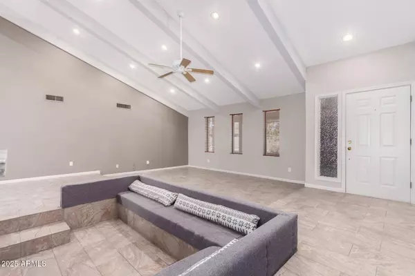 10021 N 74TH Place, Scottsdale, AZ 85258