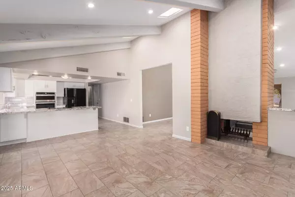 10021 N 74TH Place, Scottsdale, AZ 85258