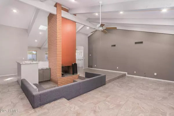 10021 N 74TH Place, Scottsdale, AZ 85258