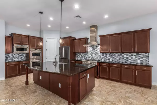 5283 S JOSHUA TREE Lane, Gilbert, AZ 85298