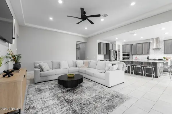 18399 W BROOKWOOD Drive, Goodyear, AZ 85338