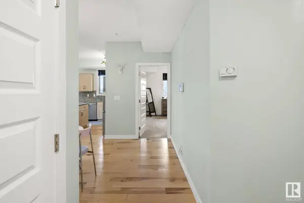 #305 8730 82 AV NW, Edmonton, AB T6C 0Z1