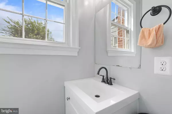 812 TEWKESBURY PL NW, Washington, DC 20012