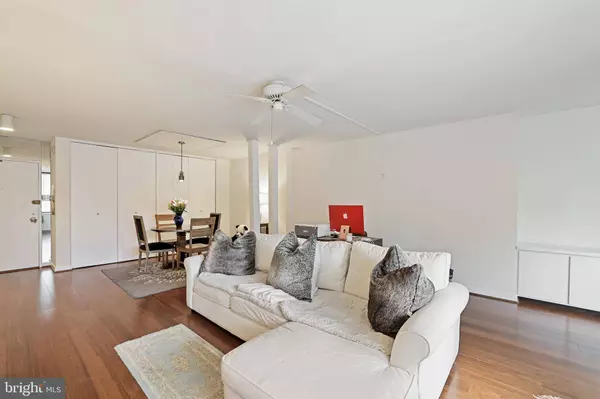 1245 4TH ST SW #E106, Washington, DC 20024