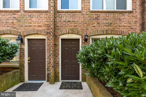 1236 ETON CT NW #T19, Washington, DC 20007