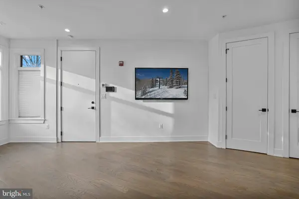 1220 POTOMAC AVE SE #3, Washington, DC 20003