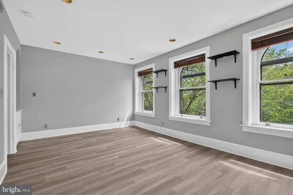 705 8TH ST SE #400, Washington, DC 20003
