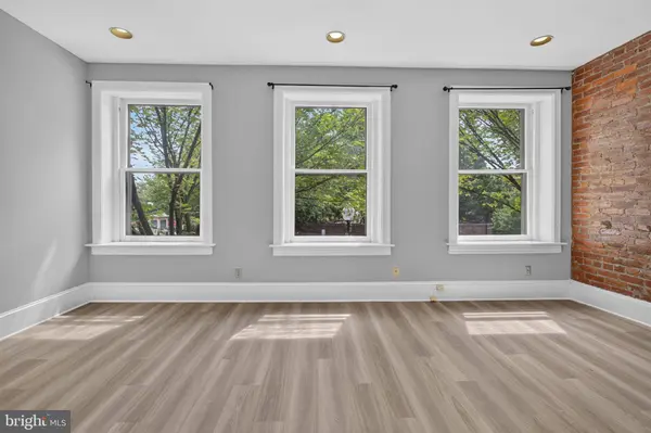 705 8TH ST SE #200, Washington, DC 20003