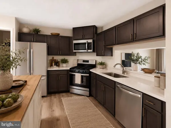 6519 OLD CARRIAGE LN, Alexandria, VA 22315