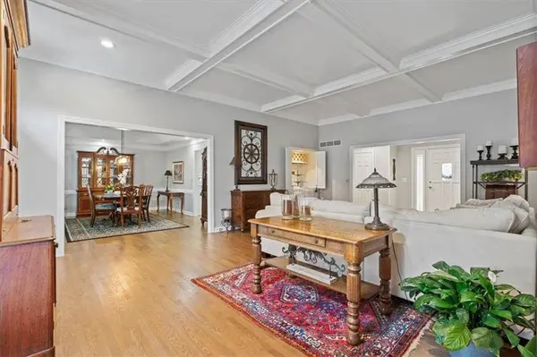 7925 W 118th TER, Overland Park, KS 66210