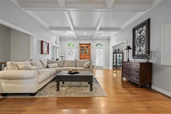 7925 W 118th TER, Overland Park, KS 66210