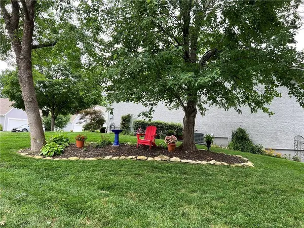 11024 W 98th ST, Overland Park, KS 66214