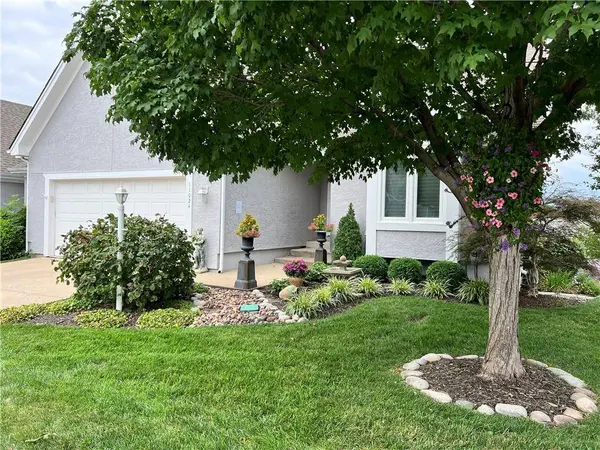 11024 W 98th ST, Overland Park, KS 66214