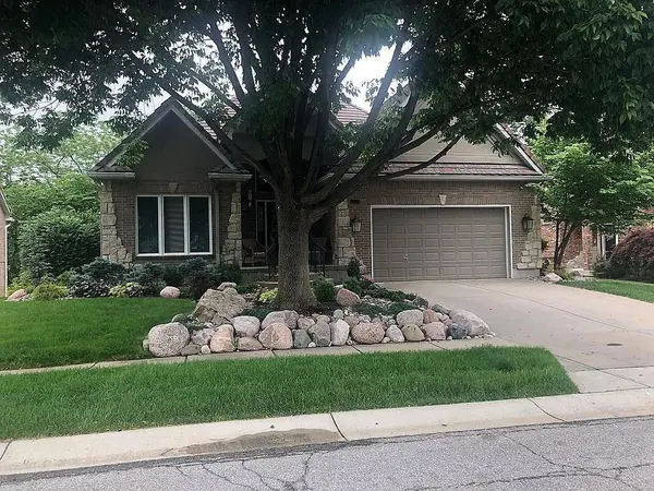 5301 W 154th ST, Leawood, KS 66224