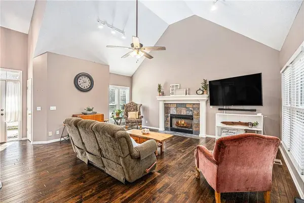 15150 W 153rd ST, Olathe, KS 66062