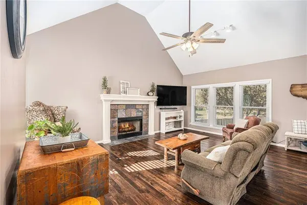 15150 W 153rd ST, Olathe, KS 66062