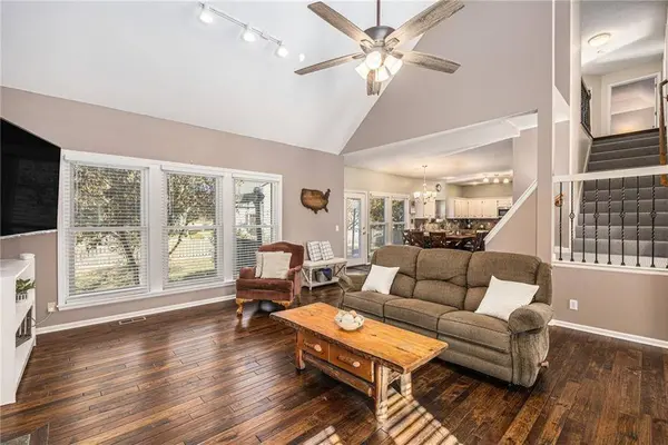 15150 W 153rd ST, Olathe, KS 66062