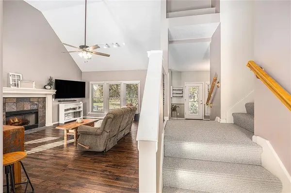 15150 W 153rd ST, Olathe, KS 66062