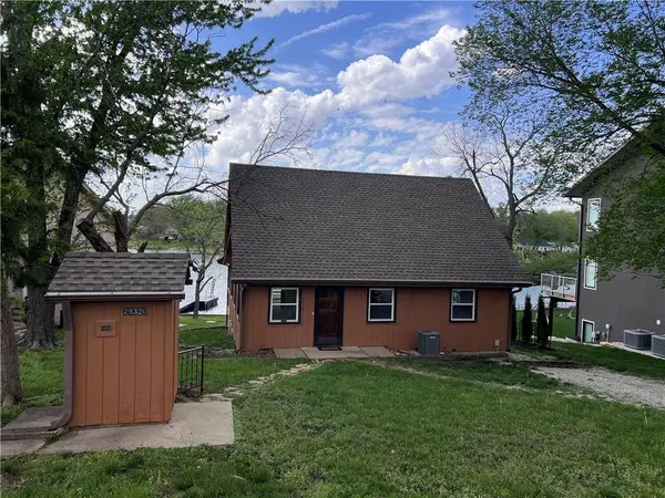29320 W 153rd TER, Gardner, KS 66030