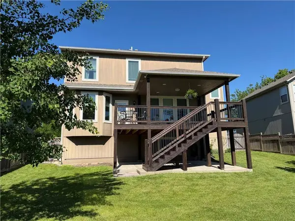 704 S Adams ST, Raymore, MO 64083