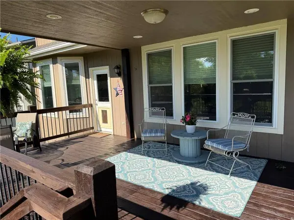 704 S Adams ST, Raymore, MO 64083