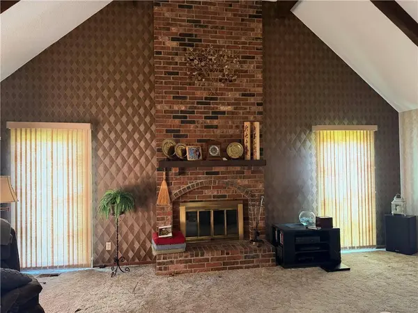 401 N Adams ST, Raymore, MO 64083