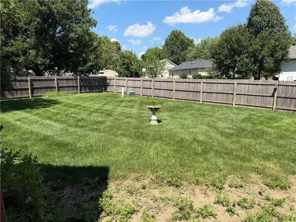 401 N Adams ST, Raymore, MO 64083