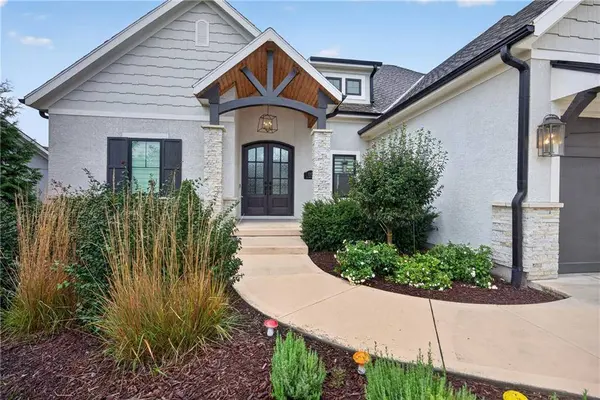 12501 W 169th ST, Overland Park, KS 66221
