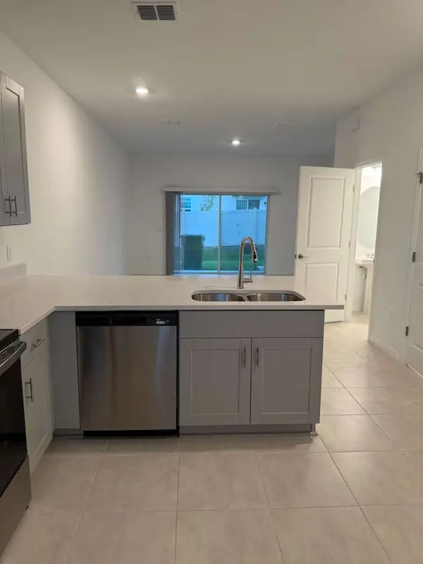 3184 Skyline Lp Poinciana, Fl 34759,