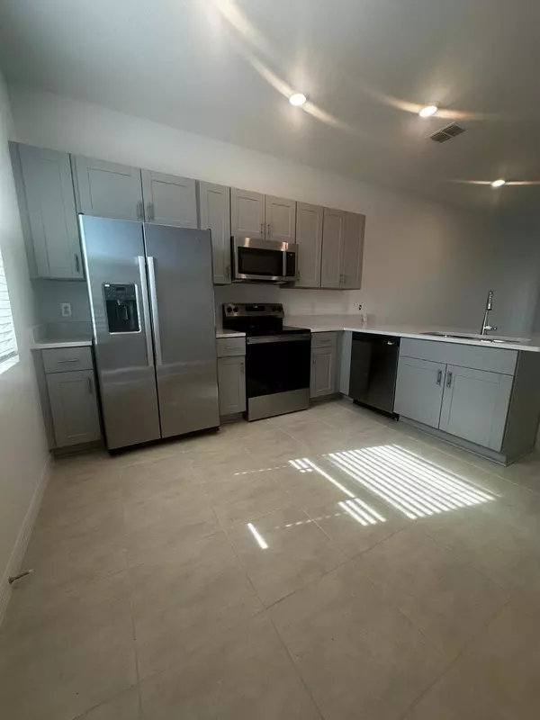 Poinciana, FL 34759,3184 Skyline Lp