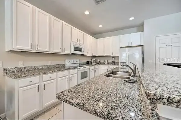 742 ORANGE COSMOS BULEVAR, Davenport, FL 33837