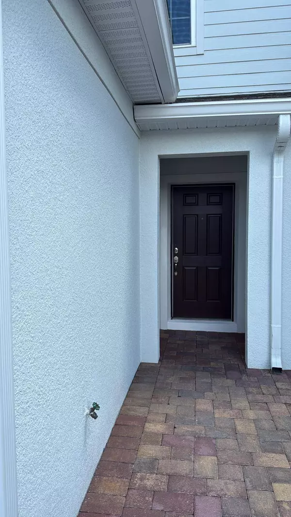 1267 Wispy Cypress Dr, Kissimmee, FL 34746