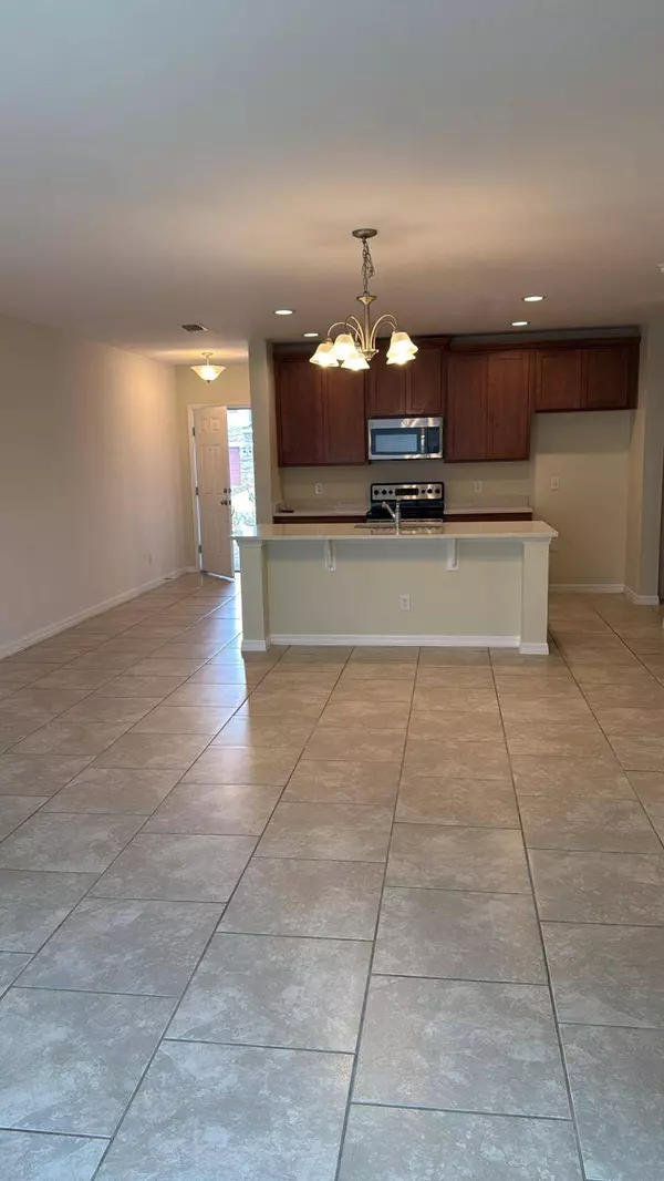 1267 Wispy Cypress Dr, Kissimmee, FL 34746