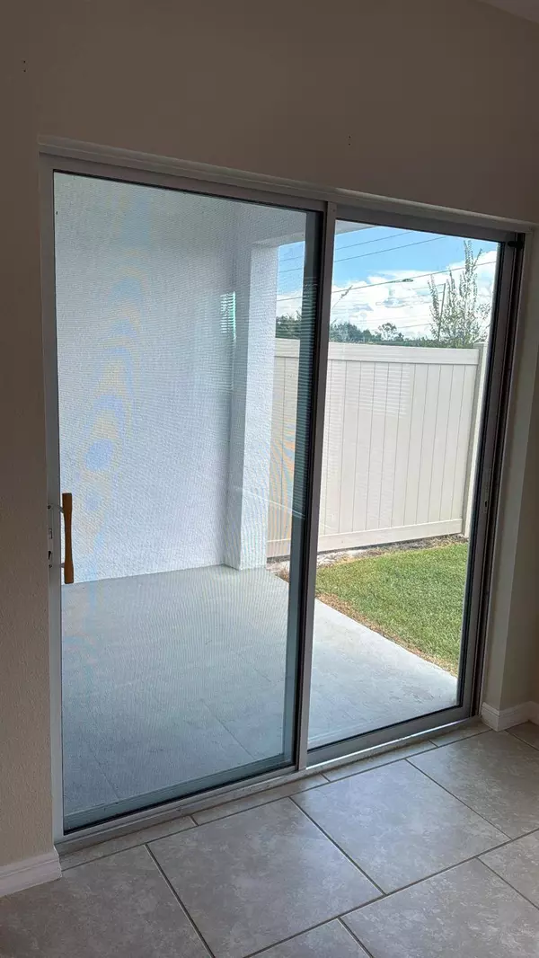 1267 Wispy Cypress Dr, Kissimmee, FL 34746