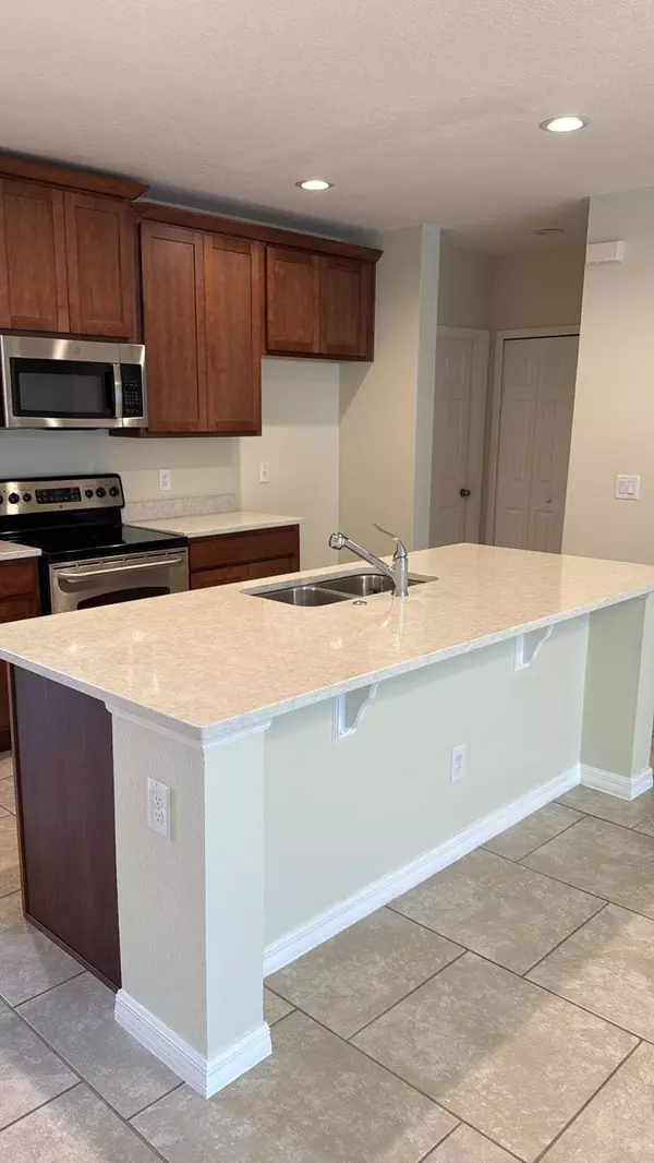 1267 Wispy Cypress Dr, Kissimmee, FL 34746