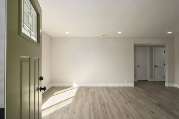 5186 N Callisch AVE, Fresno, CA 93710