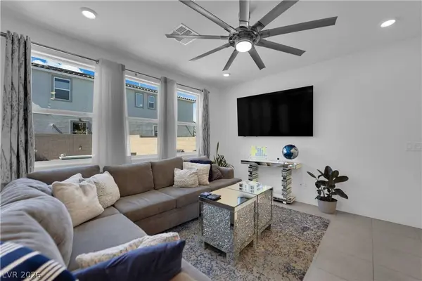 10223 Midnight Onyx ST, Las Vegas, NV 89141