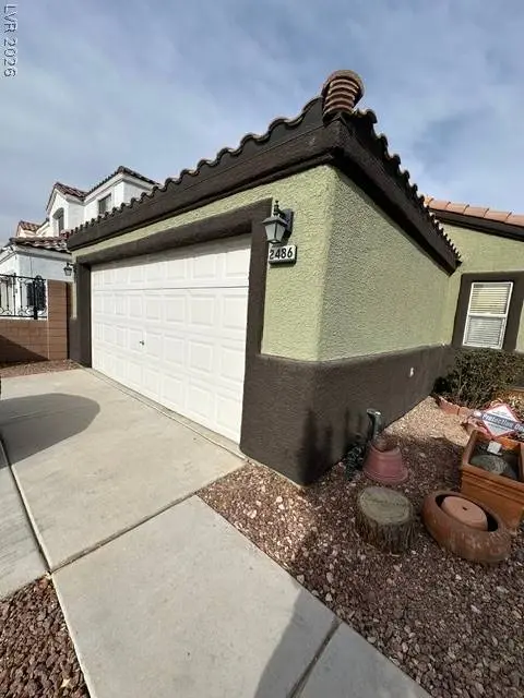 2486 Fresnal Canyon AVE