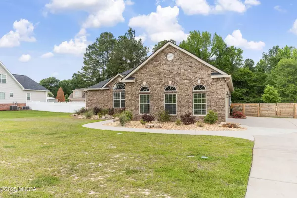 303 Collins Estate Avenue, Centerville, GA 31028