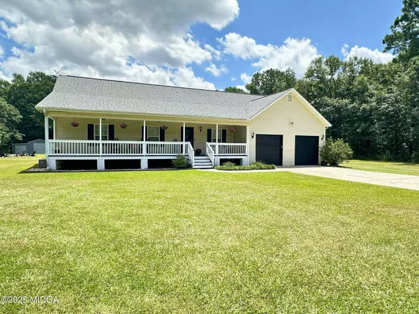 634 Old Perry Road, Kathleen, GA 31047