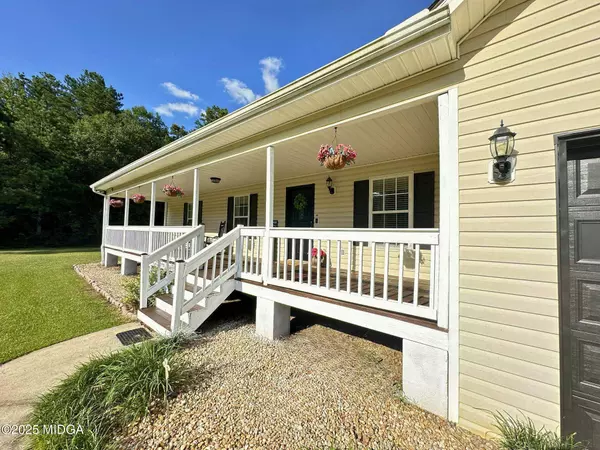 634 Old Perry Road, Kathleen, GA 31047