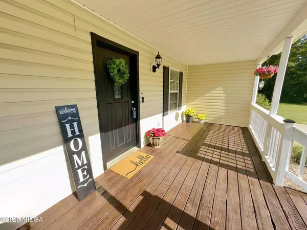 634 Old Perry Road, Kathleen, GA 31047