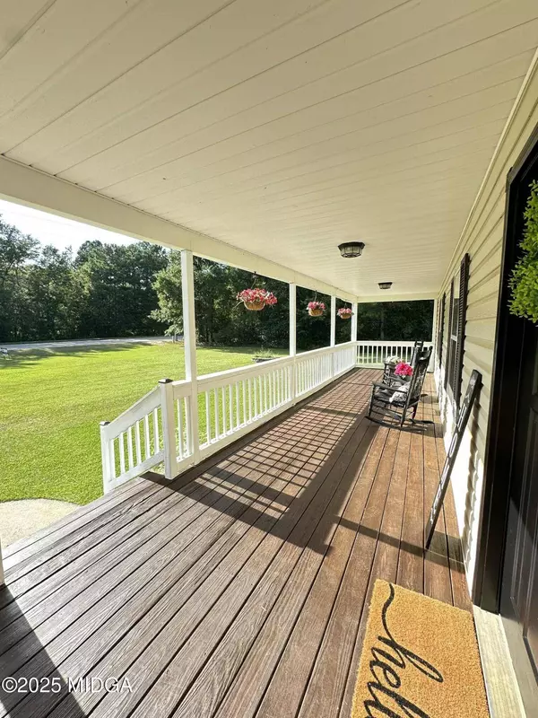 634 Old Perry Road, Kathleen, GA 31047