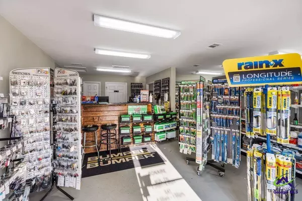 494 S HWY 247, Bonaire, GA 31005