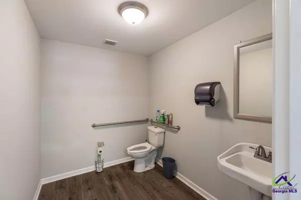 494 S HWY 247, Bonaire, GA 31005