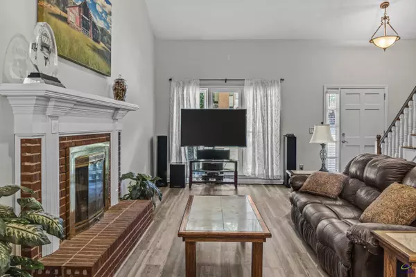 3075 Oak Meadow Drive, Snellville, GA 30078