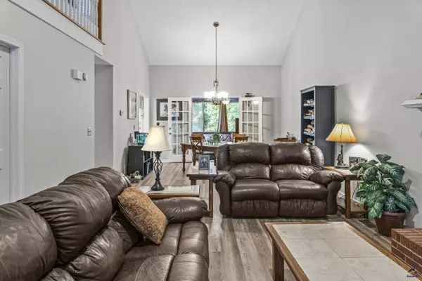 3075 Oak Meadow Drive, Snellville, GA 30078