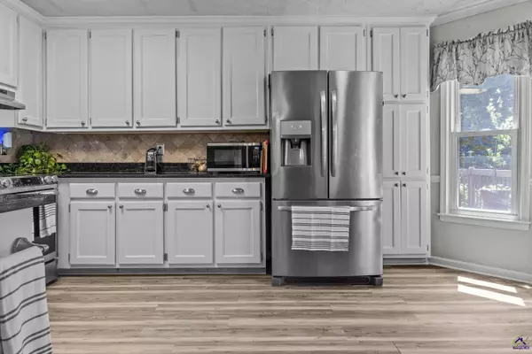 3075 Oak Meadow Drive, Snellville, GA 30078