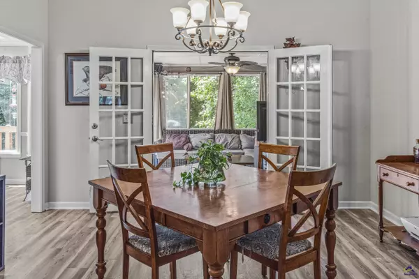 3075 Oak Meadow Drive, Snellville, GA 30078